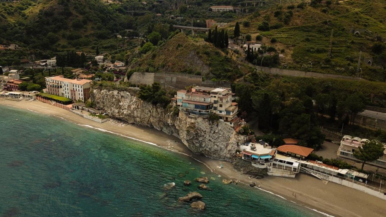 Mare Roccia Beachfront Apartment Taormina Zewnętrze zdjęcie